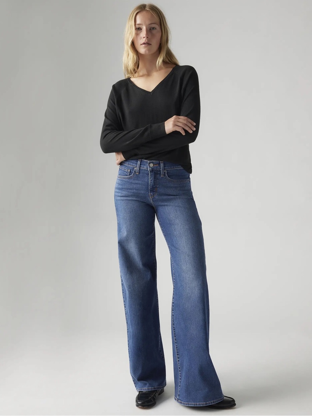 NWT Levi’s 318 Shaping Wide Leg Jeans